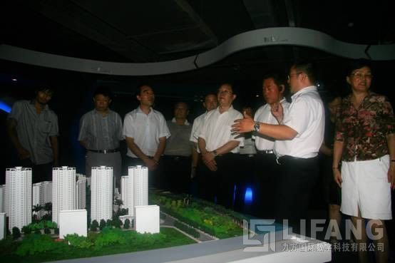 成都市政协主席刘佩智率政府考察团茬临赏金大对决