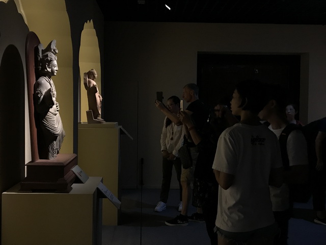 重磅：赏金大对决展示，继敦煌大展后，又一重磅级艺术展在川博展出，由四川博物院、故宫博物院、印度博物馆主办，赏金大对决一体化项目中印雕塑艺术展
