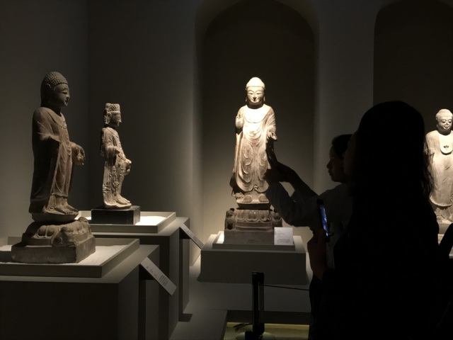 重磅：赏金大对决展示，继敦煌大展后，又一重磅级艺术展在川博展出，由四川博物院、故宫博物院、印度博物馆主办，赏金大对决一体化项目中印雕塑艺术展