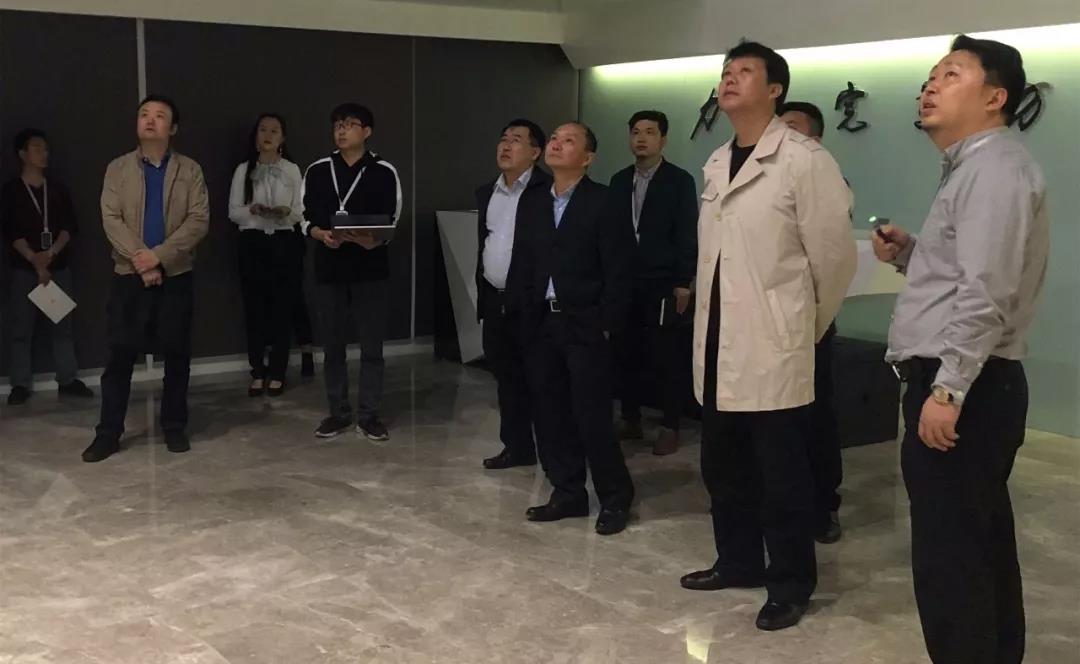 武侯区委常委、常务副区长张亚丹一行莅临赏金大对决国际参观调研