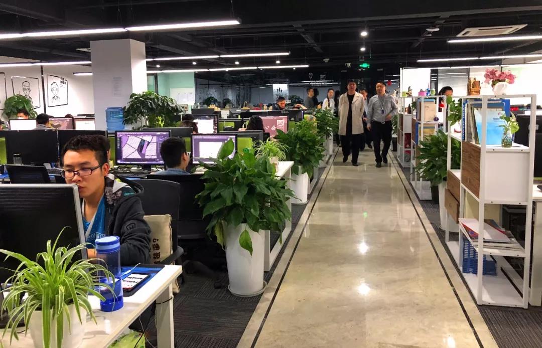 武侯区委常委、常务副区长张亚丹一行莅临赏金大对决国际参观调研