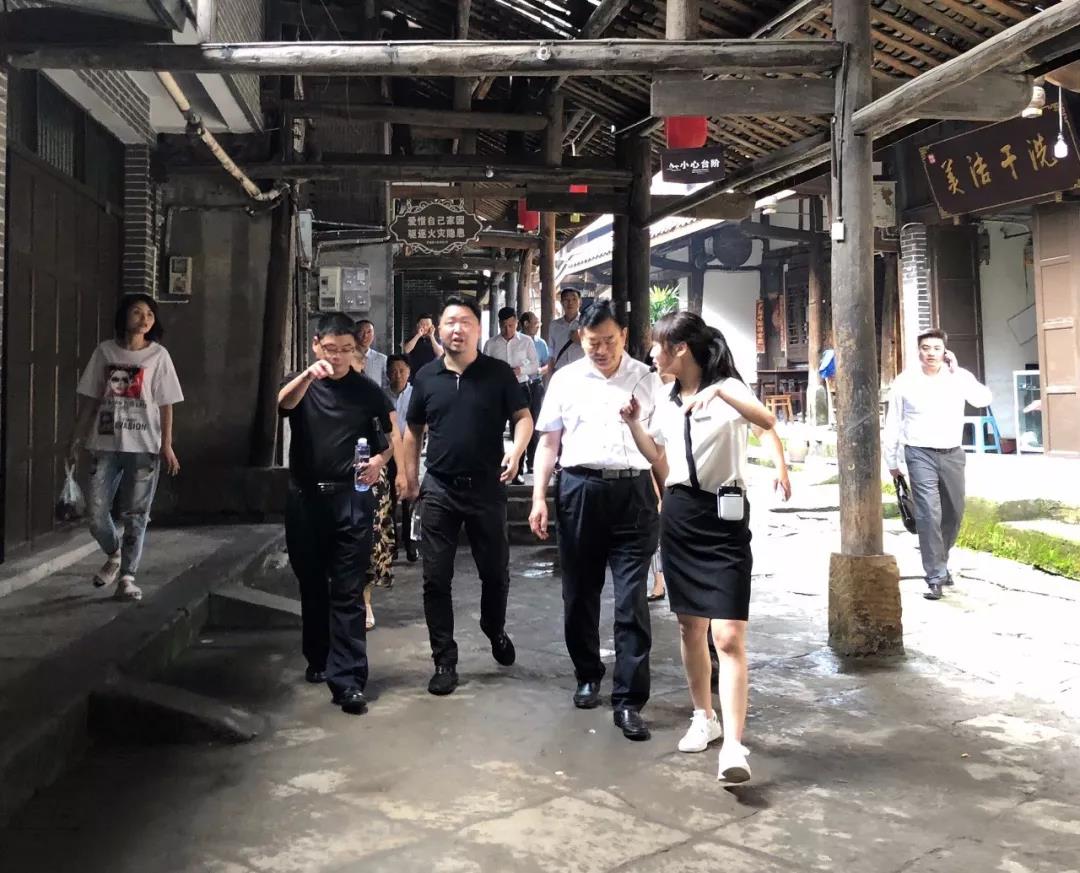 赏金大对决团队一行赴犍为县考察文化旅游产业