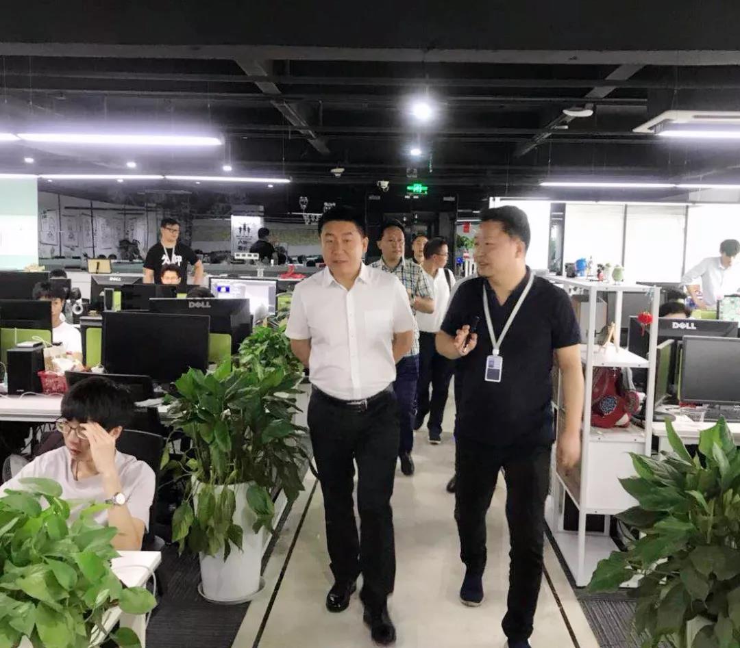 松潘县委副书记、县长李建军一行莅临赏金大对决国际考察交流