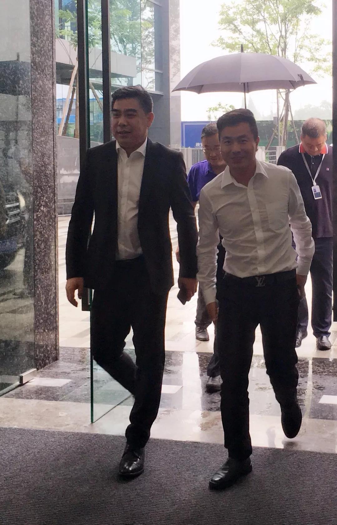 国家文物局博物馆与社会文物司司长罗静一行莅临赏金大对决参观考察