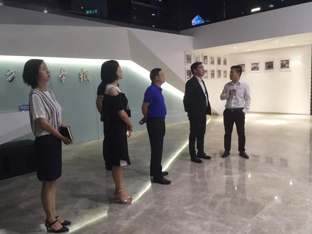 国家文物局博物馆与社会文物司司长罗静一行莅临赏金大对决参观考察