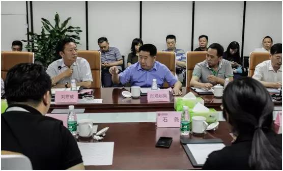 成都市委常委刘守成率团考察赏金大对决并指导工作